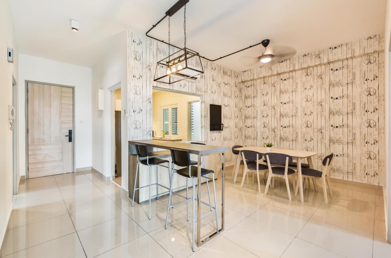 Seasons Luxury Apartment By Jk Home Johor Bahru Zewnętrze zdjęcie